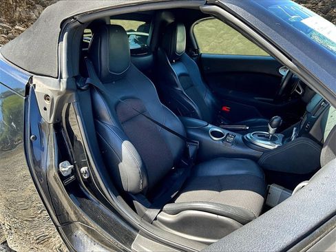 Used 2014 Nissan 370Z Touring w/ Sport Package image 7