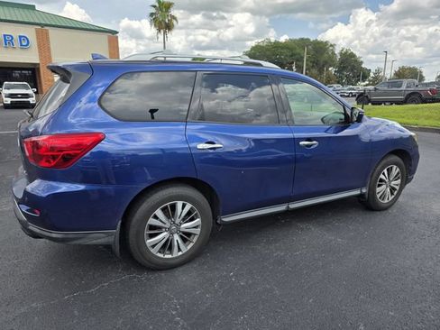 Used 2020 Nissan Pathfinder SL w/ Cargo Package FWD image 5