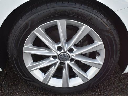 Used 2018 Volkswagen Beetle 2.0T Coast image 36