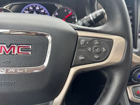 Used 2023 GMC Acadia Denali w/ Denali Ultimate Package image 15