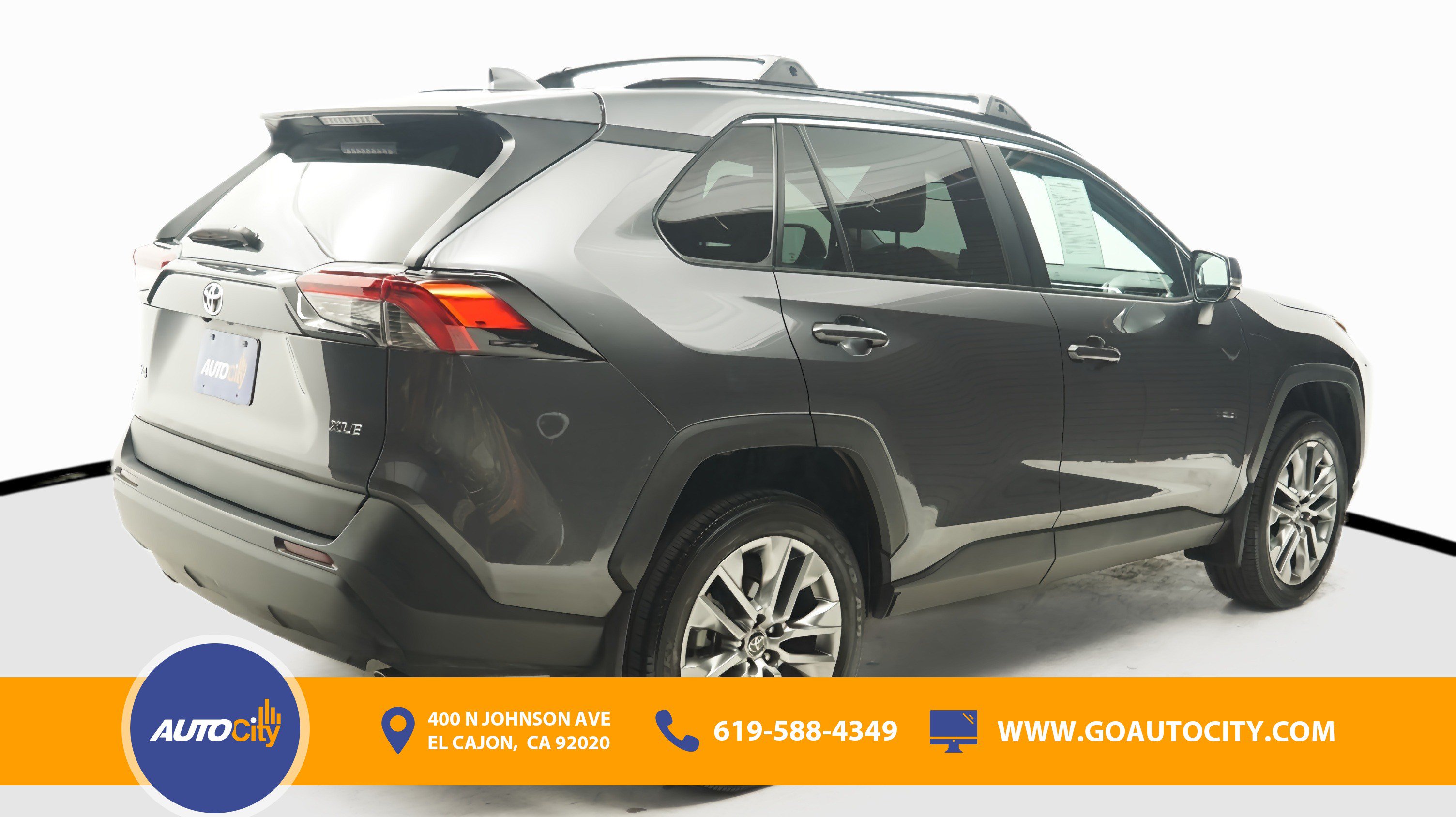 Used 2022 Toyota RAV4 XLE Premium FWD image 6
