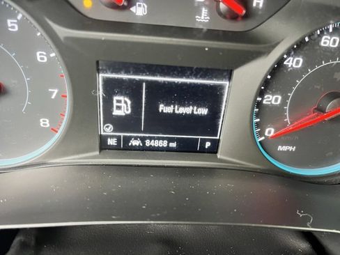 Used 2022 Chevrolet Traverse LT image 25