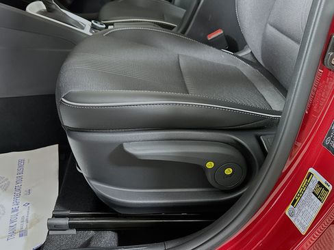 Certified 2024 Hyundai Venue Limited FWD image 19