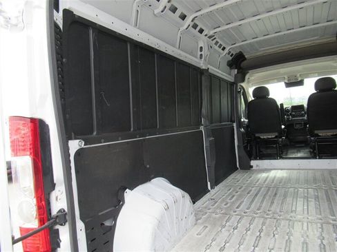 Used 2023 RAM ProMaster 2500 image 9