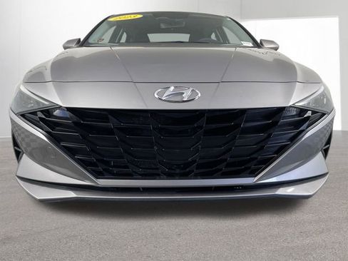 Used 2023 Hyundai Elantra SE w/ Preferred Accessory Package image 45