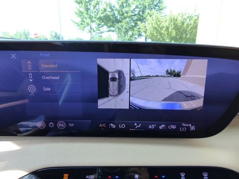Used 2025 Buick Enclave Preferred FWD image 32