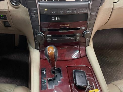 Used 2009 Lexus LS 460 L w/ Executive Class Seating Pkg RWD image 24