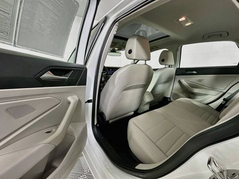 Used 2024 Volkswagen Jetta SE w/ Panoramic Sunroof Package FWD image 18