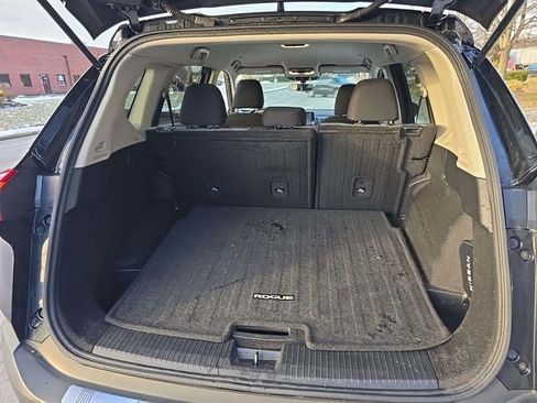 Used 2023 Nissan Rogue SV image 7