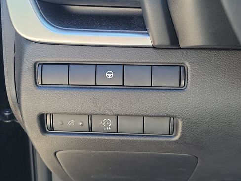 Used 2023 Nissan Rogue SV AWD/4WD image 20