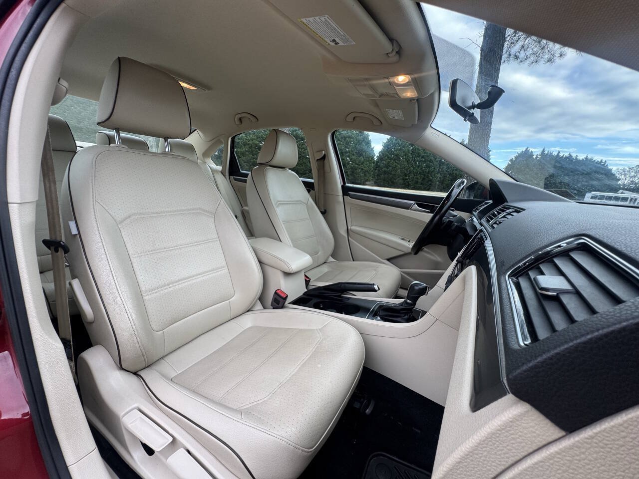 Used 2017 Volkswagen Passat 1.8T R-Line FWD image 14