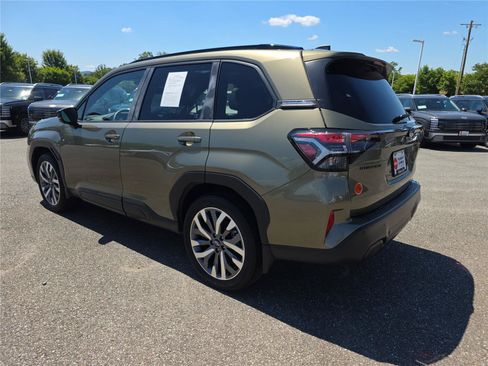Used 2025 Subaru Forester Touring AWD/4WD image 16