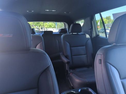 Used 2026 Chevrolet Traverse Z71 w/ LPO, Floor Liner Package AWD/4WD image 32