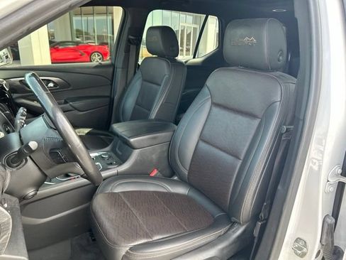 Used 2022 Chevrolet Traverse High Country AWD/4WD image 16