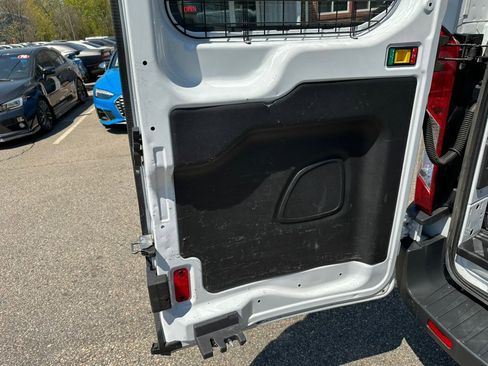 Used 2018 Ford Transit 250 130 Medium Roof RWD image 21