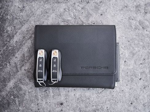 Used 2020 Porsche 911 Carrera 4S w/ Premium Package image 73