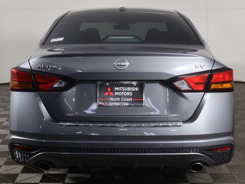 Used 2023 Nissan Altima 2.5 SV w/ SV Premium Package FWD image 13