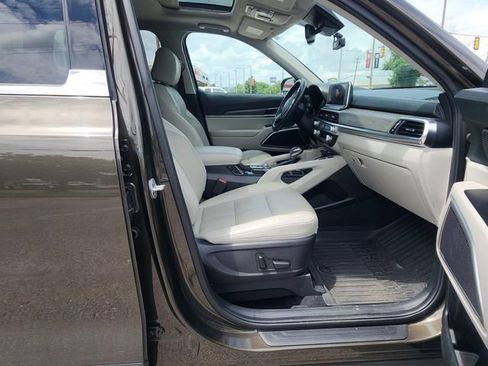 Used 2022 Kia Telluride EX w/ EX Premium Package FWD image 11