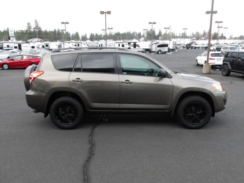 Used 2012 Toyota RAV4 LE w/ Upgrade Value Pkg image 6