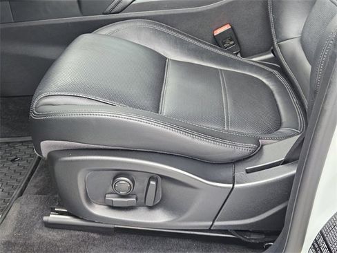 Used 2020 Jaguar E-PACE image 24