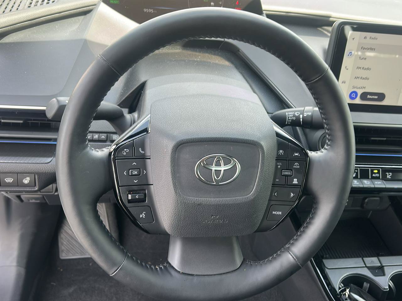 Used 2025 Toyota Prius FWD image 14