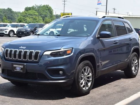 Used 2020 Jeep Cherokee Latitude Plus w/ Cold Weather Group AWD/4WD image 12