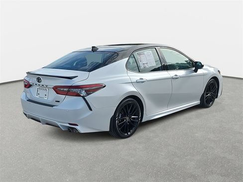 Used 2023 Toyota Camry XSE image 5