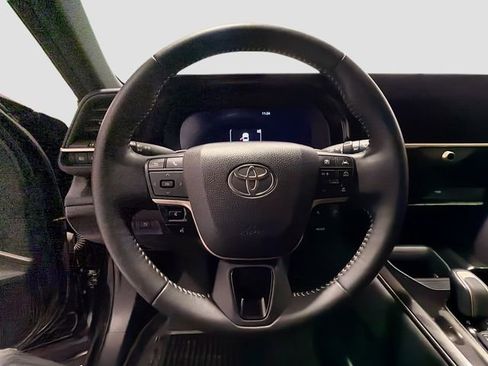 Certified 2025 Toyota Crown Signia AWD/4WD image 9