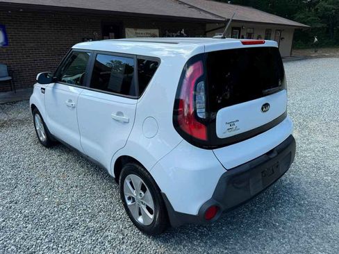 Used 2016 Kia Soul FWD image 3