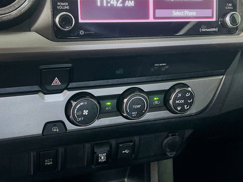 Used 2020 Toyota Tacoma SR5 RWD image 26