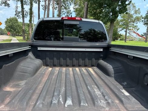 Used 2023 Nissan Frontier SV w/ SV Convenience Package RWD image 17