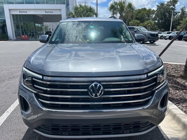 Used 2024 Volkswagen Atlas SE FWD image 2