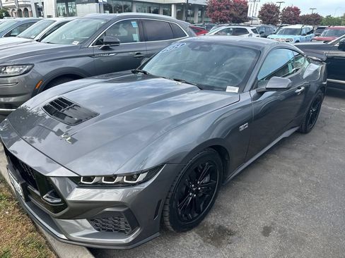 Used 2024 Ford Mustang GT RWD image 3
