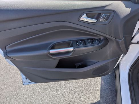 Used 2016 Ford Escape Titanium w/ Equipment Group 301A FWD image 9