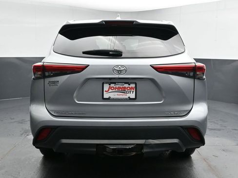 Used 2020 Toyota Highlander XLE image 8