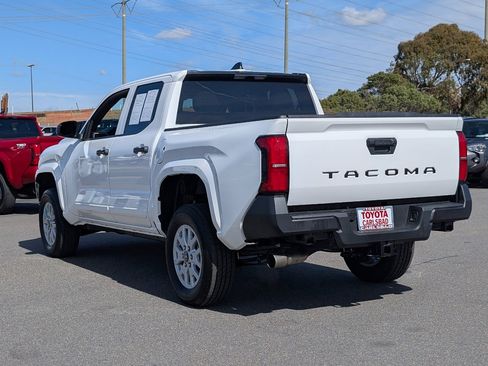 Used 2025 Toyota Tacoma SR image 12