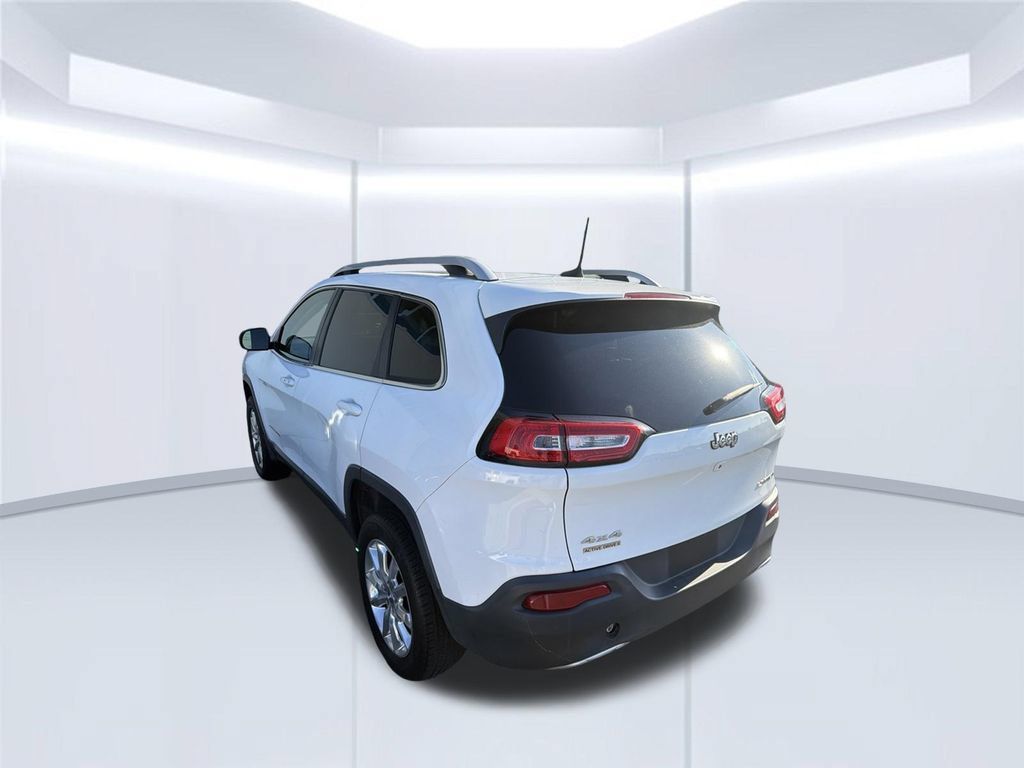 Used 2017 Jeep Cherokee Limited AWD/4WD image 4
