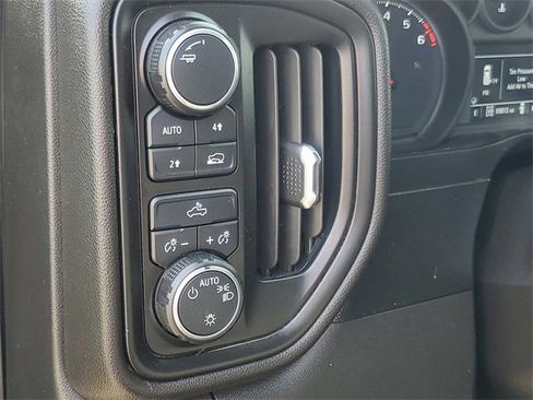 Used 2021 Chevrolet Silverado 1500 Custom image 12