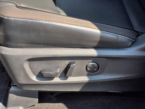 Used 2024 Nissan Pathfinder SL w/ SL Premium Package image 23