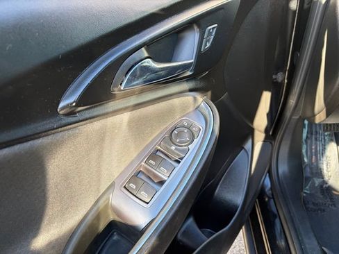 Used 2021 Chevrolet Malibu LT FWD image 18