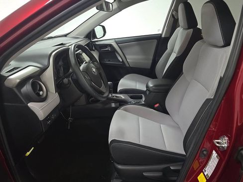 Used 2018 Toyota RAV4 XLE FWD image 11