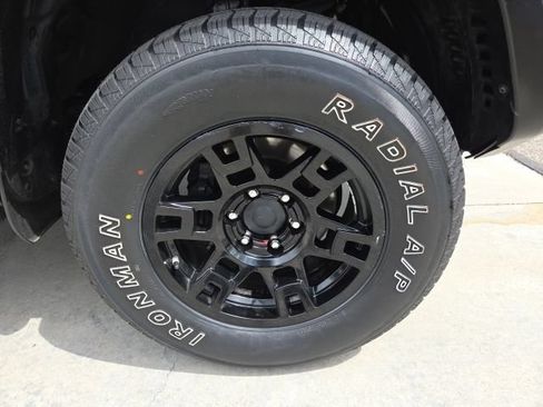 Used 2019 Toyota 4Runner SR5 AWD/4WD image 13