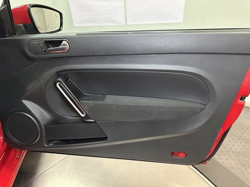 Used 2019 Volkswagen Beetle 2.0T S image 31