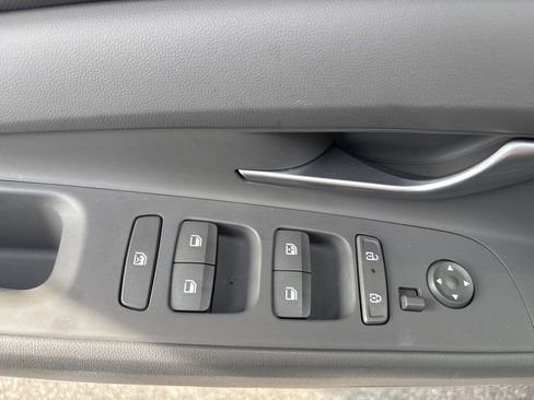 Used 2024 Hyundai Elantra SEL image 40