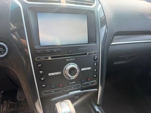 Used 2016 Ford Explorer Limited w/ Equipment Group 301A AWD/4WD image 6