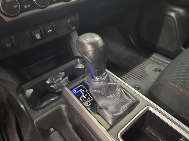 Used 2022 Toyota Tacoma SR5 AWD/4WD image 28