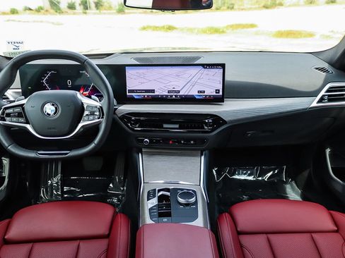 Certified 2025 BMW 330i Sedan RWD image 15
