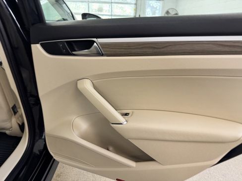 Used 2017 Volkswagen Passat 1.8T SE image 23