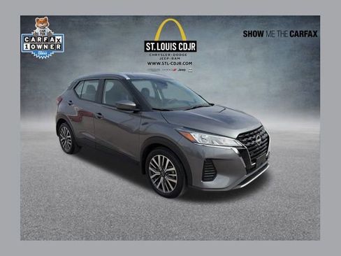 Used 2023 Nissan Kicks SV image 1