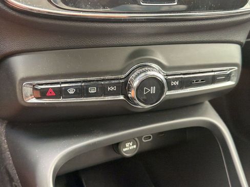 Used 2023 Volvo C40 P8 Recharge Ultimate AWD/4WD image 12
